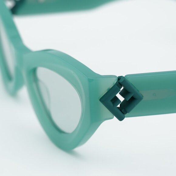 Fendi FE40146I 95N Sunglasses Shiny Green Cat Eye Frame, Green Lenses main image 6